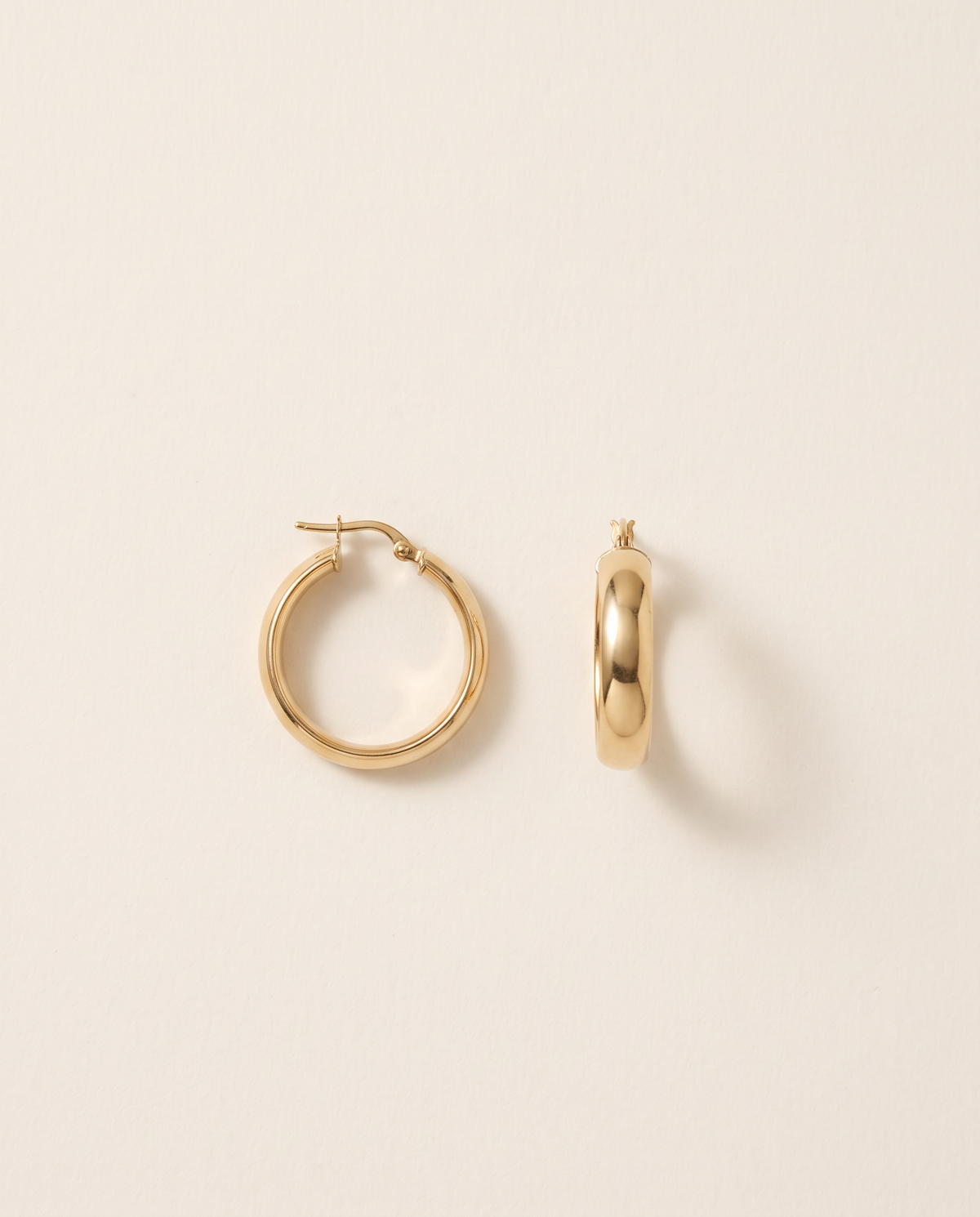 Klassische Creolen 23 mm aus 750er Gold, 5 mm breit – Ansicht 2