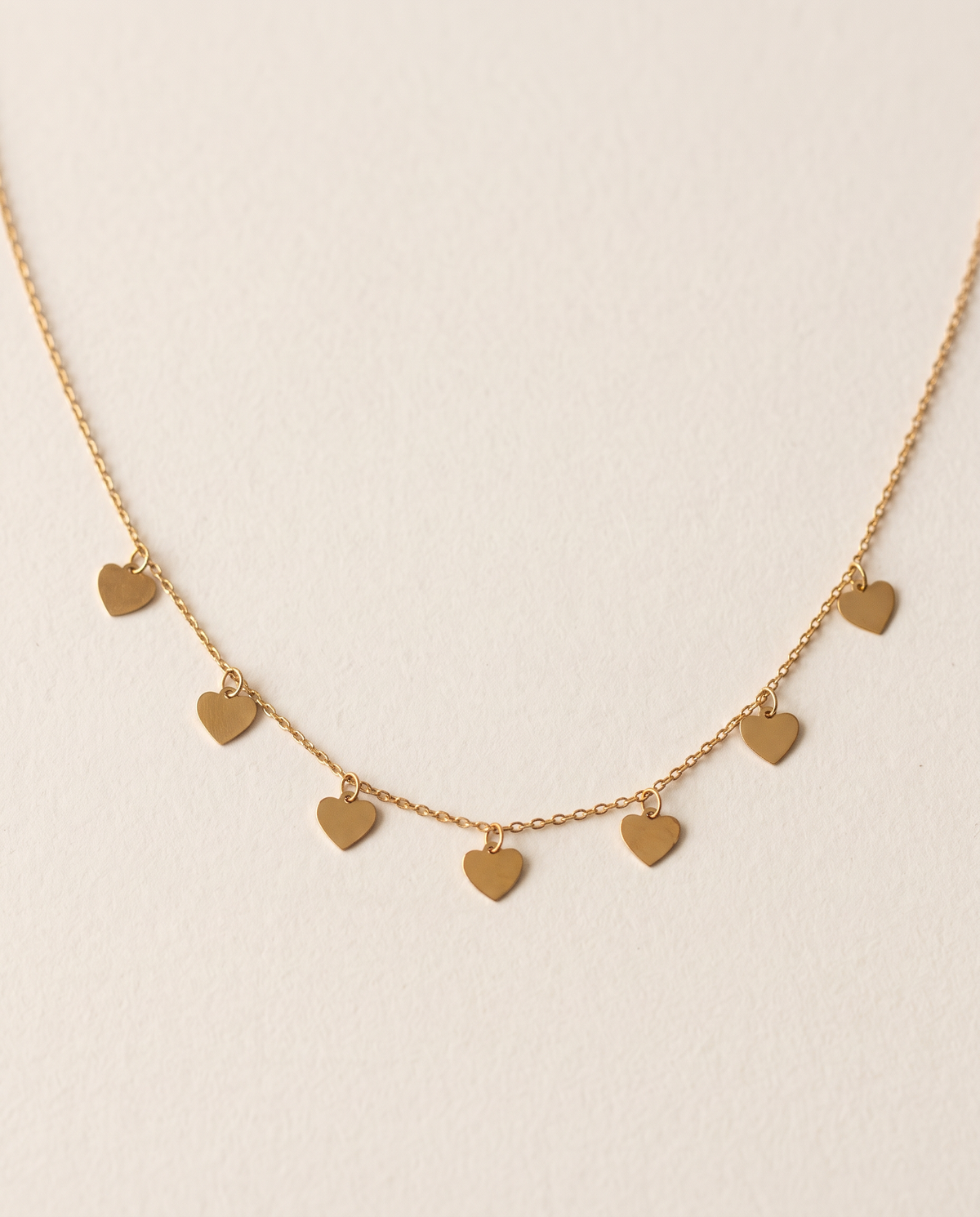 Halskette mit 7 Herzen aus 750er Gold, 44,5 cm