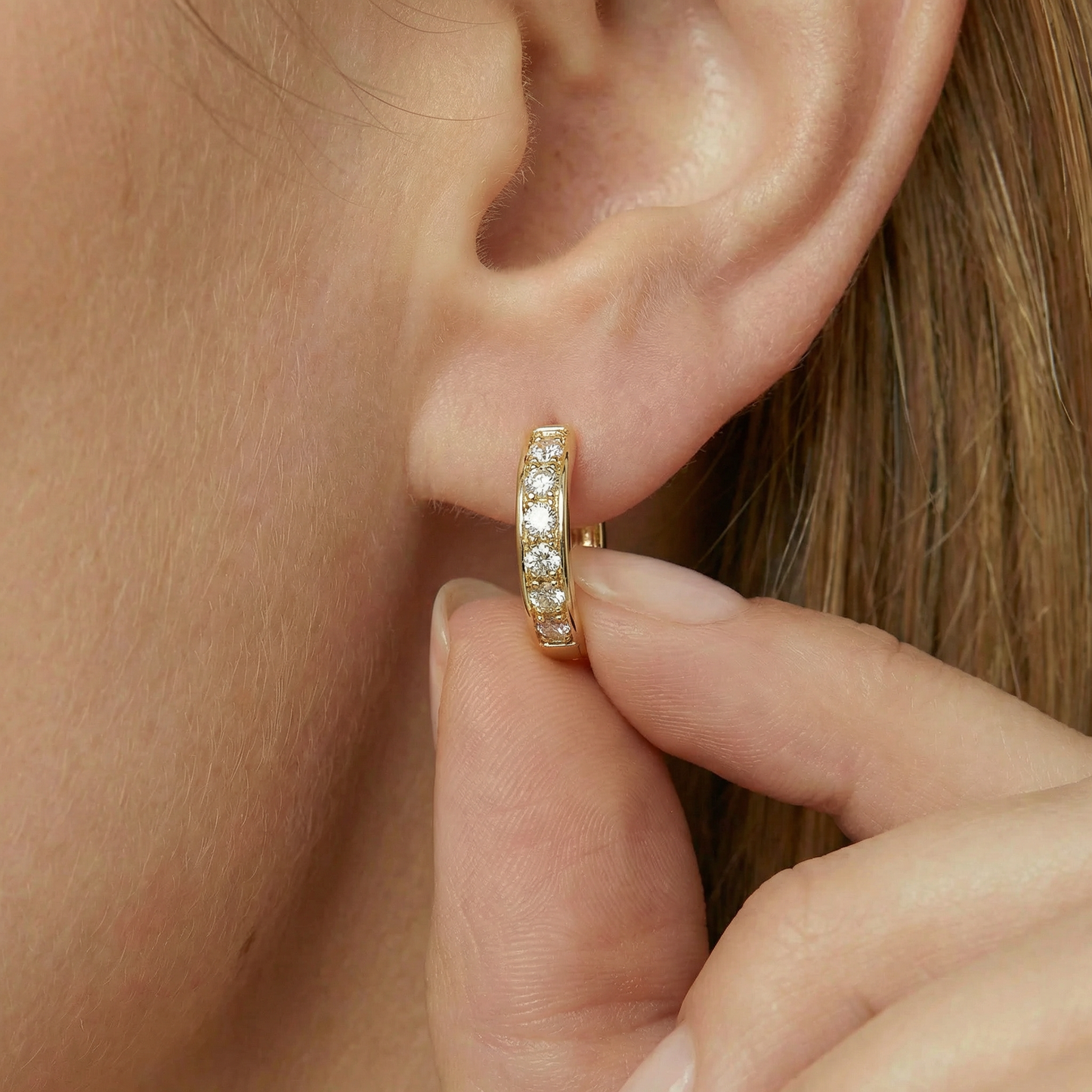 18K (750) Gold Creolen mit Zirkonia Damen 11,5 mm – Elegante Ohrringe | PAEEZE