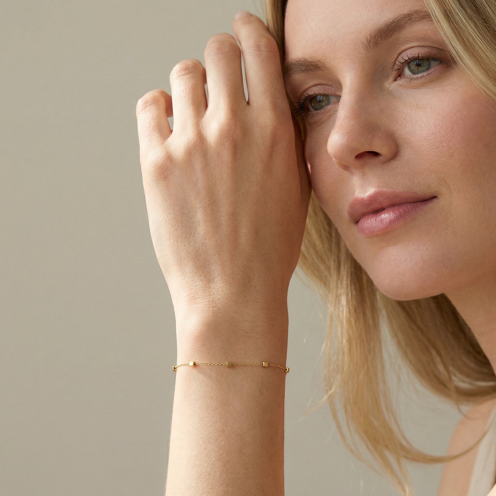 18K (750) Gold Würfelarmband Damen – Minimalistisches Armband | Made in Italy | PAEEZE 