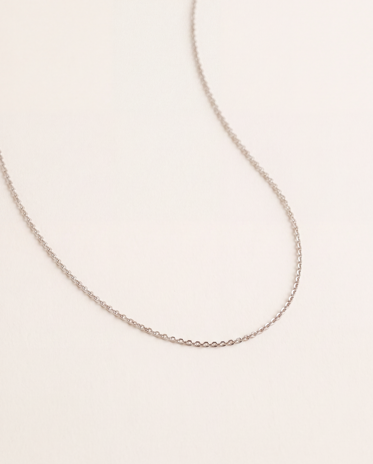 Feine Weißgold-Kette 50 cm aus 750er Weißgold – Unisex – Ansicht 2